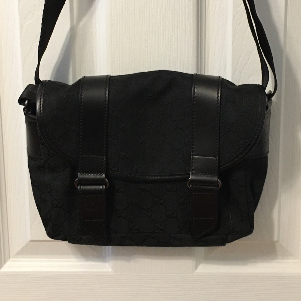 2008 Authentic Gucci Cross Body bag! EUC